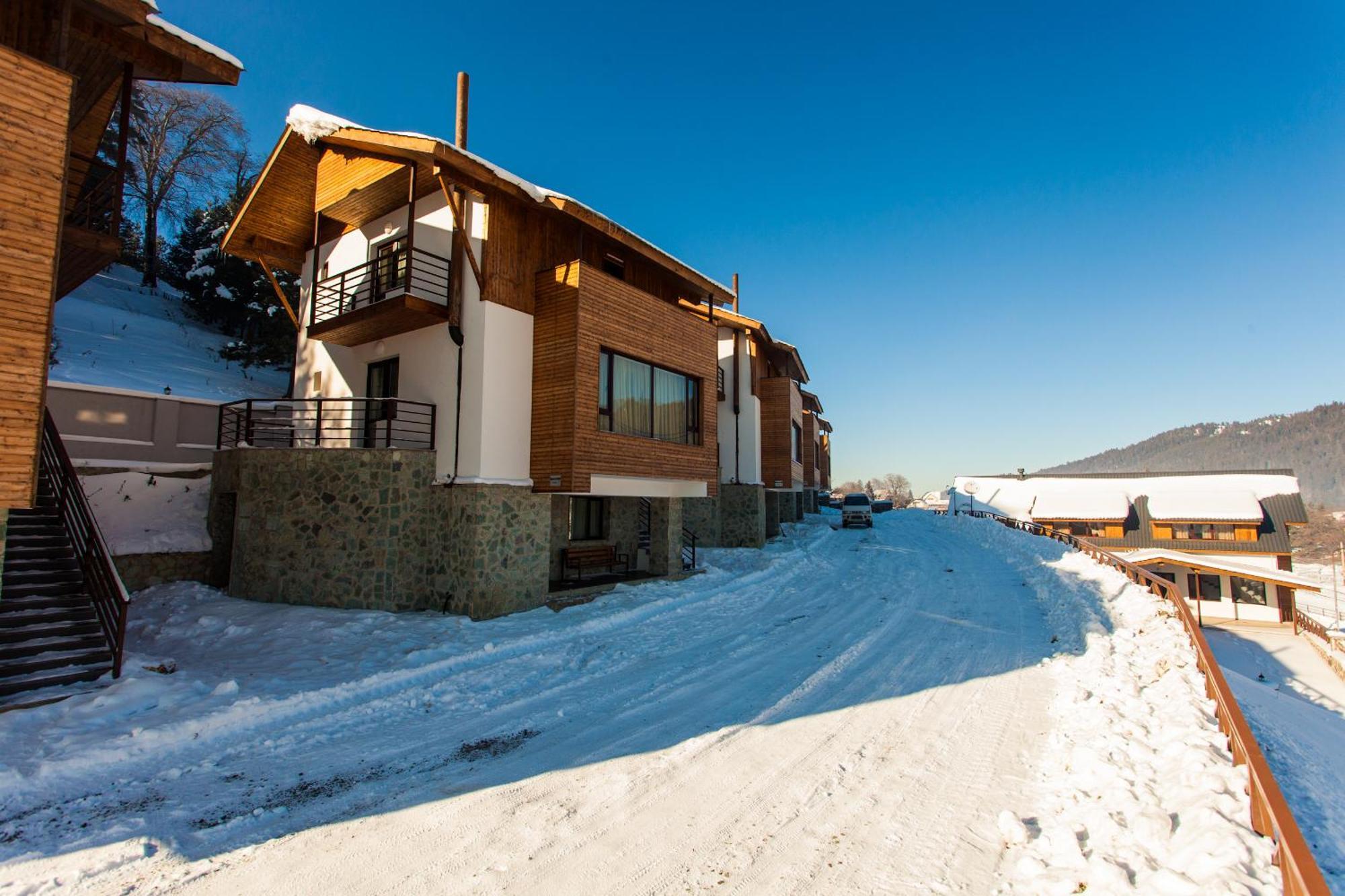Crystal Hill Resort Bakuriani Exteriör bild